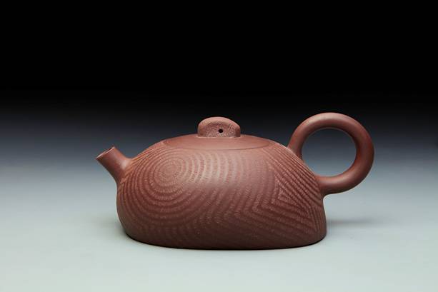 陶壶天空之城乐谱-柯国镇: 《沉思达摩》雕塑 肖春魁: 《柴烧花器组件》瓷瓶 高奋荣